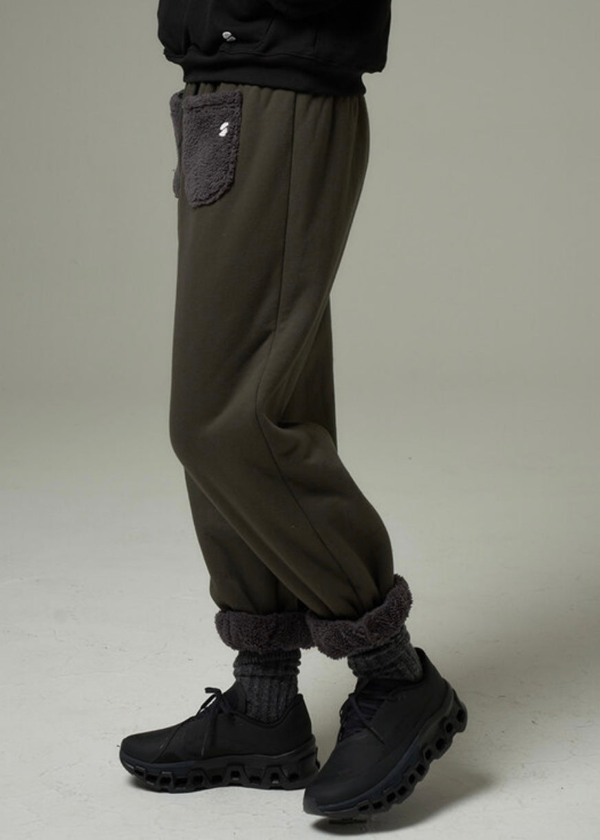 SAAI | Warm Balloon Jogger (Khaki)