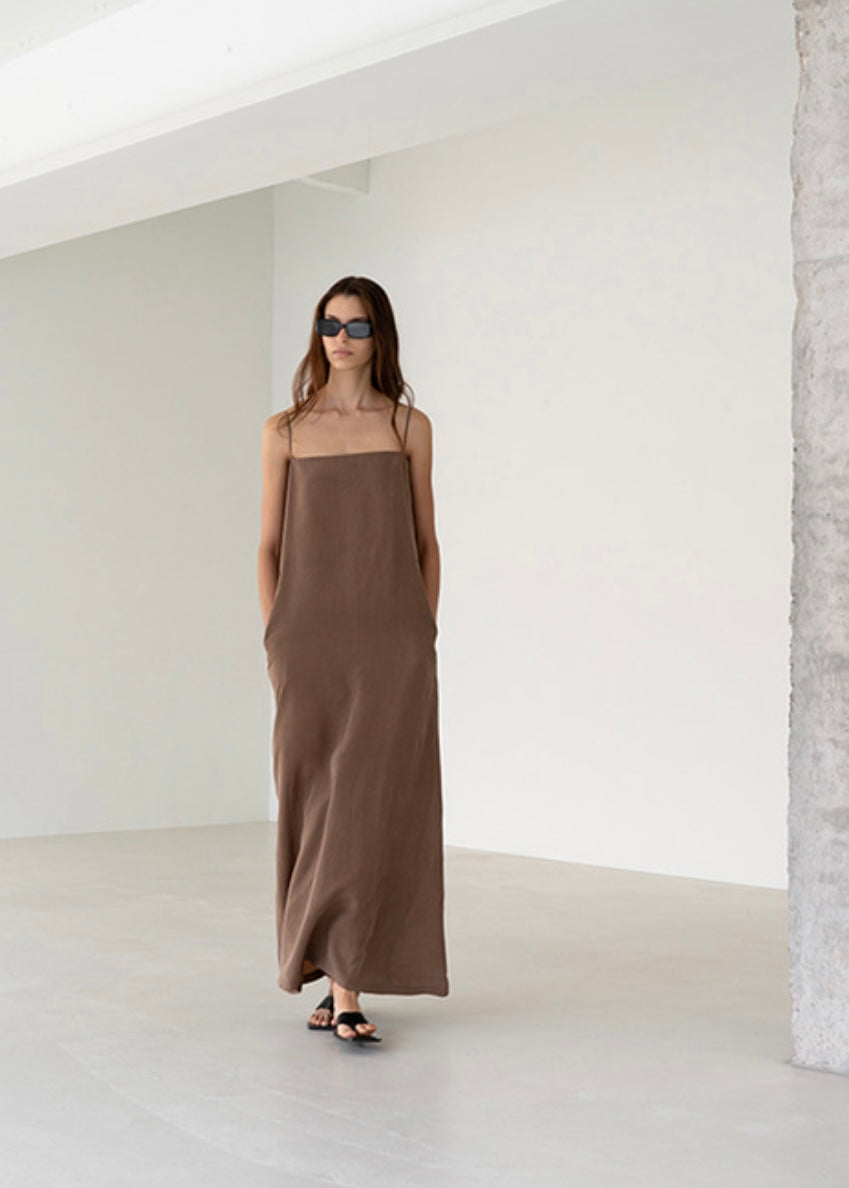 Fine-STRAP BEMBERG DRESS (BROWN)