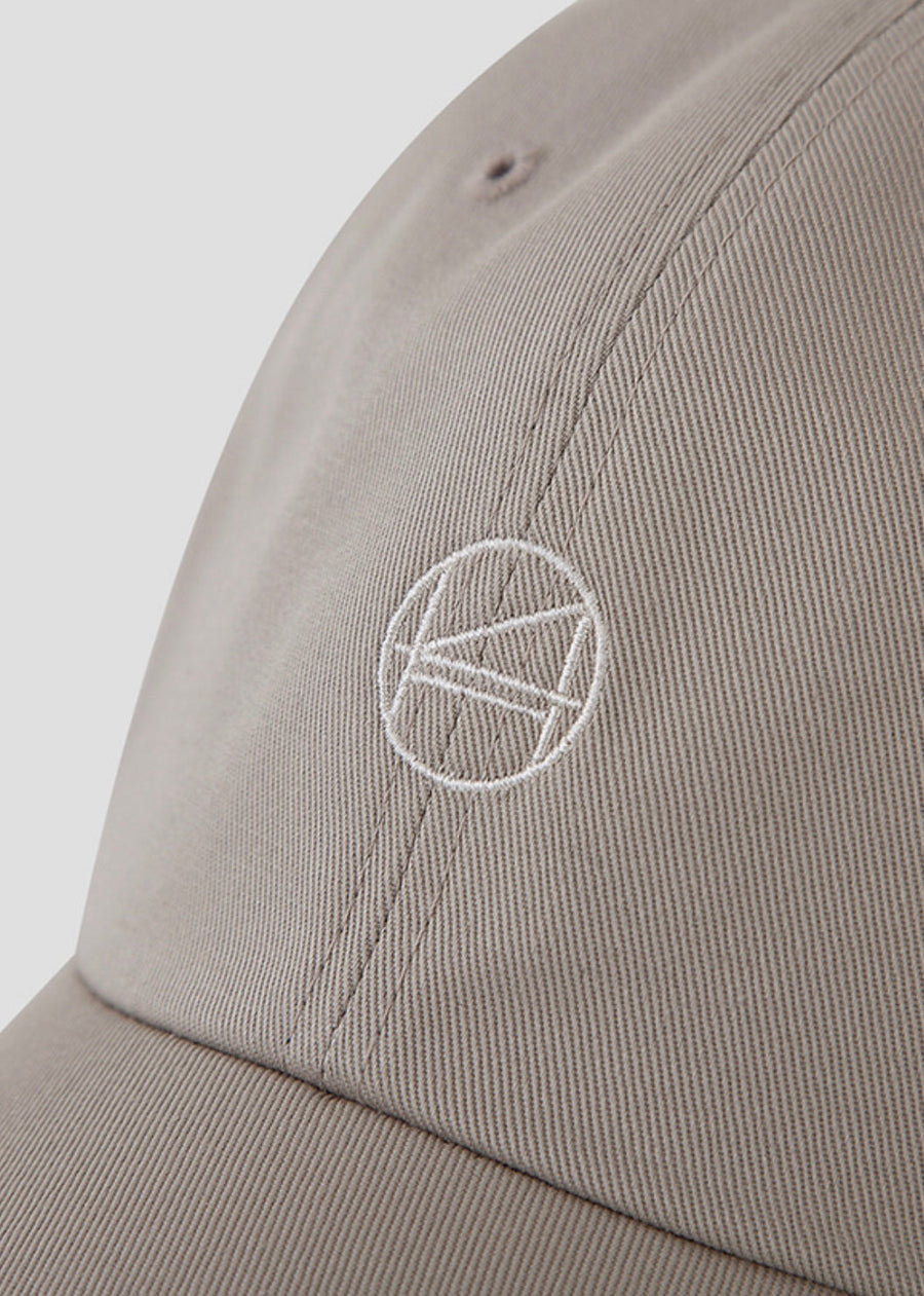 Baseball cap with embroidered logo(Beige)